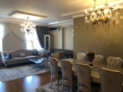 Satılır 3 otaqlı 135 m2 yeni tikili Gənclik m.