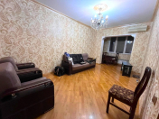 Satılır 3 otaqlı 100 m2 köhnə tikili Gənclik m.