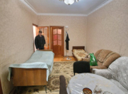 Satılır 2 otaqlı 60 m2 köhnə tikili Memar Əcəmi m.