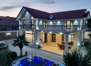 Satılır 6 otaqlı 360 m2 villa Şəki