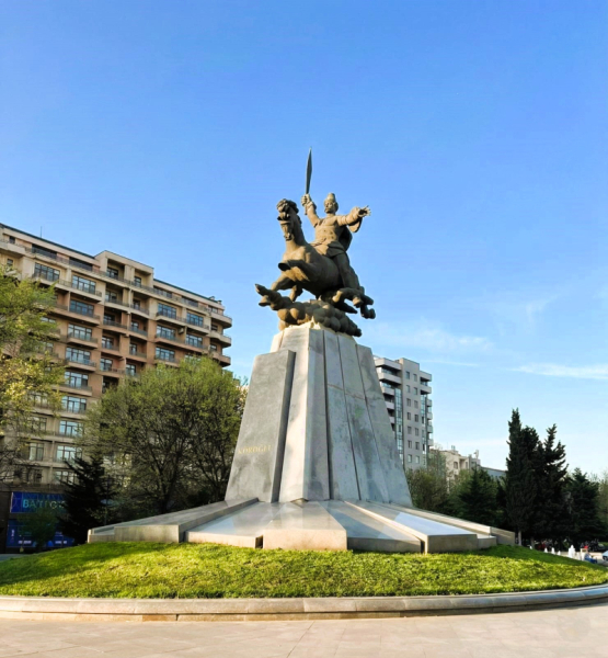 Satılır 2 otaqlı 55 m2 yeni tikili Dostluq kinoteatrı