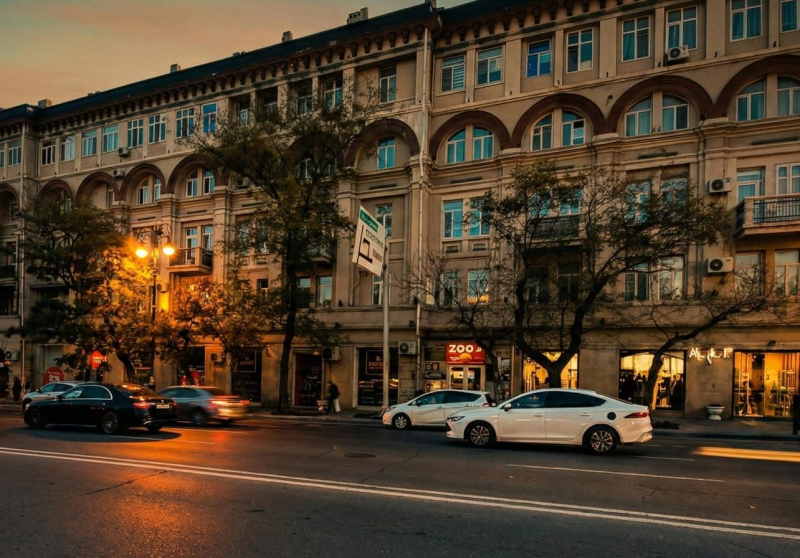 Satılır 3 otaqlı 105 m2 köhnə tikili Rusiya səfirliyi