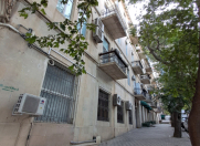 Satılır 2 otaqlı 185000 m2 köhnə tikili İçəri Şəhər m.