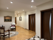 Satılır 4 otaqlı 195 m2 yeni tikili Nərimanov r.