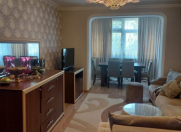 Satılır 3 otaqlı 85 m2 köhnə tikili Elmlər Akademiyası m.