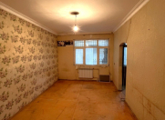 Satılır 2 otaqlı 43 m2 köhnə tikili Memar Əcəmi m.