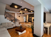 Satılır 4 otaqlı 200 m2 yeni tikili Yasamal r.