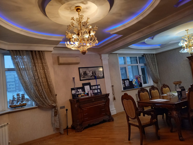 Satılır 5 otaqlı 330 m2 yeni tikili Nəsimi r.