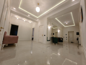 Satılır 4 otaqlı 200 m2 yeni tikili Səbail r.