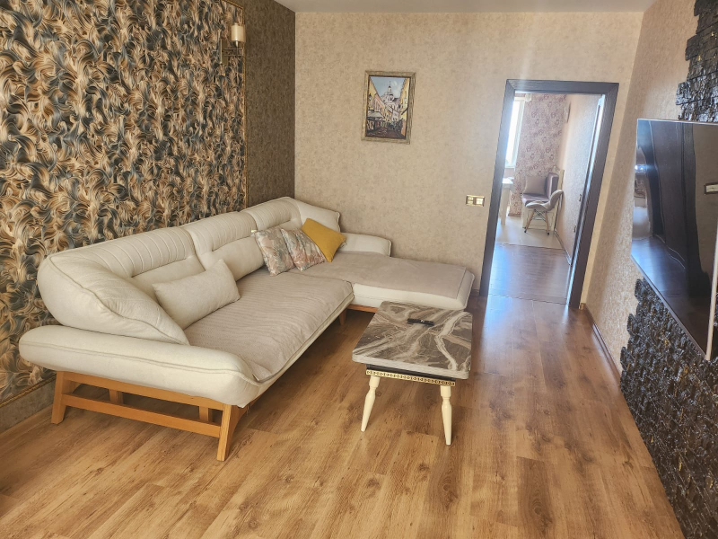 Satılır 3 otaqlı 85 m2 köhnə tikili Həzi Aslanov m.