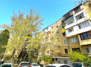 Satılır 3 otaqlı 100 m2 köhnə tikili Elmlər Akademiyası m.