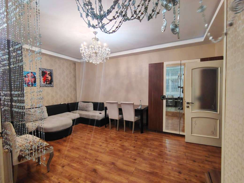 Satılır 3 otaqlı 85 m2 köhnə tikili 28 May m.