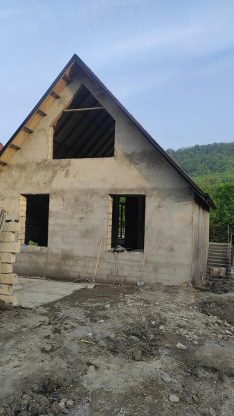 Satılır 4 otaqlı 100 m2 yeni tikili Quba