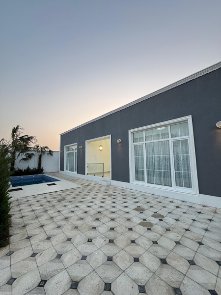 Satılır 4 otaqlı 135 m2 yeni tikili Buzovna