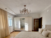 Satılır 3 otaqlı 130 m2 yeni tikili 28 May m.