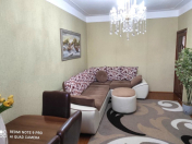 Satılır 3 otaqlı 75 m2 köhnə tikili Xalqlar Dostluğu m.