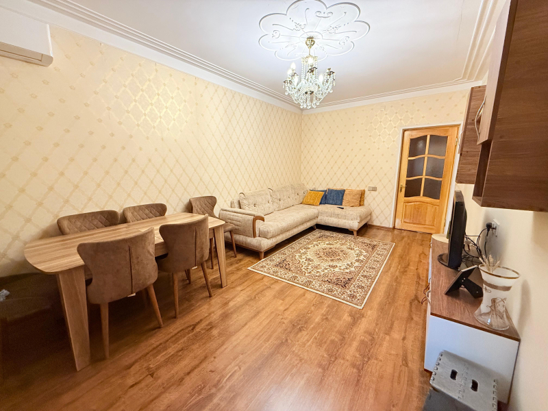 Satılır 3 otaqlı 90 m2 köhnə tikili Nəriman Nərimanov m.