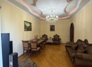 Satılır 2 otaqlı 70 m2 köhnə tikili Nəriman Nərimanov m.