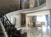 Satılır 4 otaqlı 151 m2 yeni tikili Elmlər Akademiyası m.