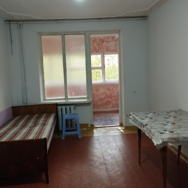 İcarəyə verilir 1 otaqlı 33 m2 köhnə tikili Elmlər Akademiyası m.