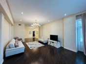 Satılır 4 otaqlı 186 m2 yeni tikili Caspian Plaza