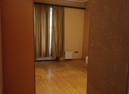 İcarəyə verilir 1 otaqlı 45 m2 köhnə tikili 28 May m.