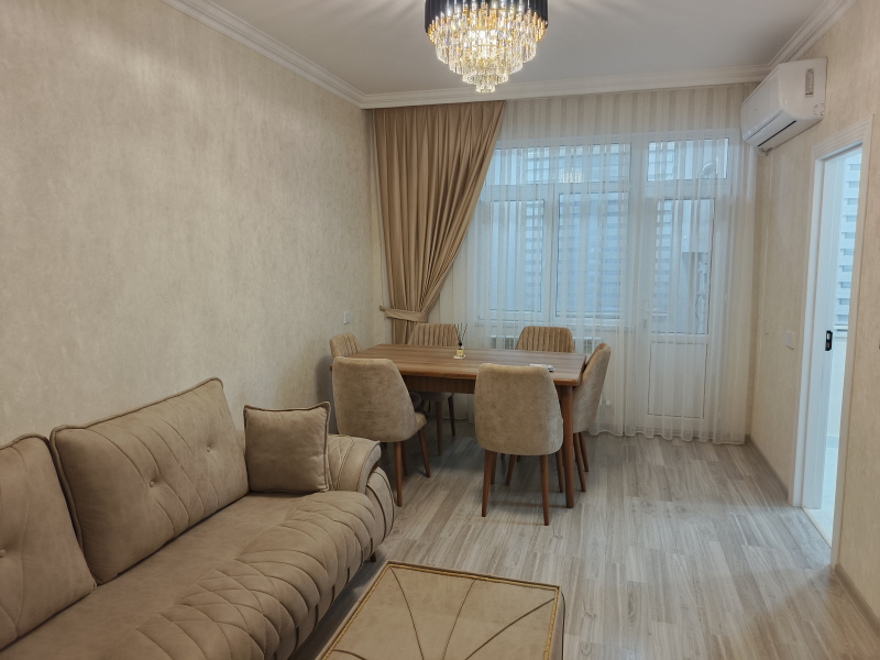 Satılır 3 otaqlı 80 m2 köhnə tikili 4 mkr