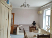 Satılır 2 otaqlı 80 m2 köhnə tikili Yasamal r.