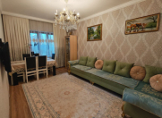 Satılır 2 otaqlı 70 m2 köhnə tikili Xalqlar Dostluğu m.