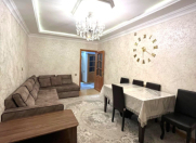 Satılır 5 otaqlı 120 m2 köhnə tikili Xalqlar Dostluğu m.