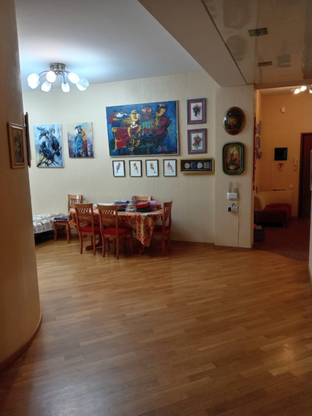 Satılır 4 otaqlı 155 m2 yeni tikili 28 May m.