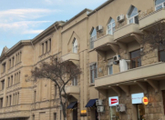 Satılır 3 otaqlı 90 m2 köhnə tikili Sahil m.