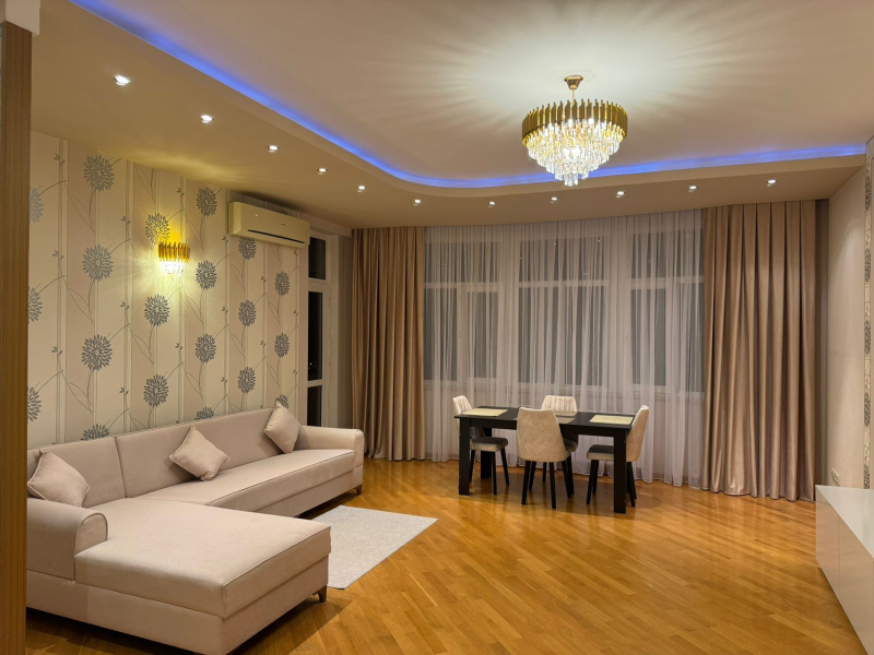 Satılır 3 otaqlı 114 m2 yeni tikili Gənclik m.