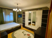 Satılır 2 otaqlı 68 m2 köhnə tikili Zərifə Əliyeva adına park