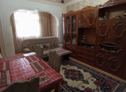 Satılır 3 otaqlı 70 m2 köhnə tikili Memar Əcəmi m.