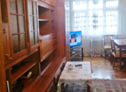 Satılır 2 otaqlı 70 m2 köhnə tikili Gənclik m.