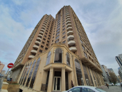 İcarəyə verilir 4 otaqlı 188 m2 yeni tikili 28 May m.