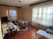 Satılır 2 otaqlı 65 m2 köhnə tikili Xalqlar Dostluğu m.