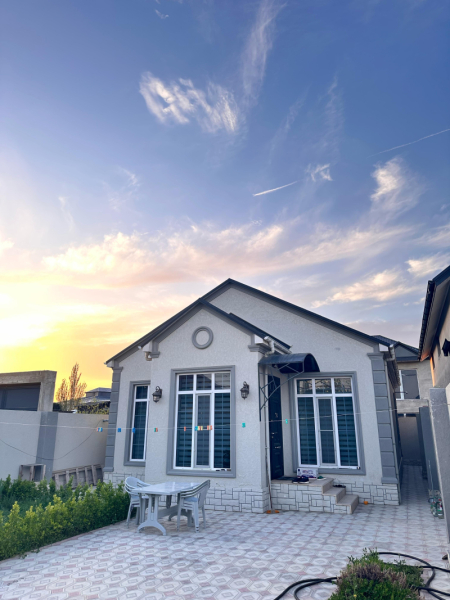 Satılır 3 otaqlı 95 m2 həyət evi Buzovna