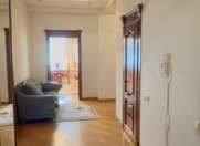 Satılır 2 otaqlı 70 m2 köhnə tikili 8 mkr