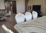 Satılır 3 otaqlı 120 m2 köhnə tikili Yasamal r.