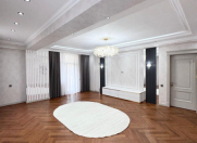 Satılır 3 otaqlı 140 m2 yeni tikili 28 May m.