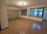 Satılır 4 otaqlı 110 m2 köhnə tikili Gənclik m.