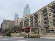 Satılır 2 otaqlı 55 m2 köhnə tikili Səbail r.