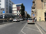 Satılır 3 otaqlı 66 m2 köhnə tikili Elmlər Akademiyası m.