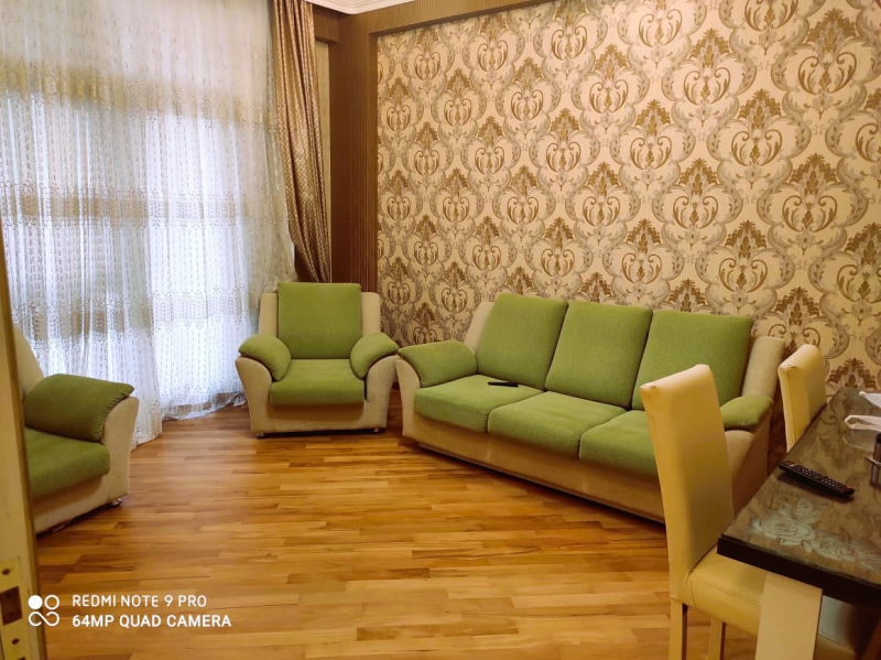 İcarəyə verilir 2 otaqlı 80 m2 yeni tikili Gənclik m.