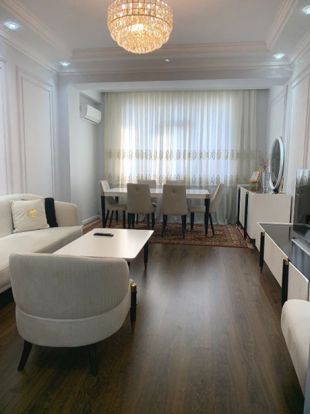 Satılır 2 otaqlı 110 m2 yeni tikili 8 Noyabr m.