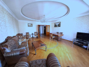 Satılır 4 otaqlı 150 m2 yeni tikili 28 May m.