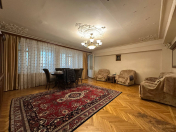 Satılır 3 otaqlı 115 m2 köhnə tikili İnşaatçılar m.