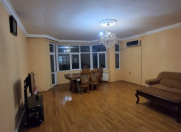 Satılır 3 otaqlı 145 m2 yeni tikili 8 Noyabr m.